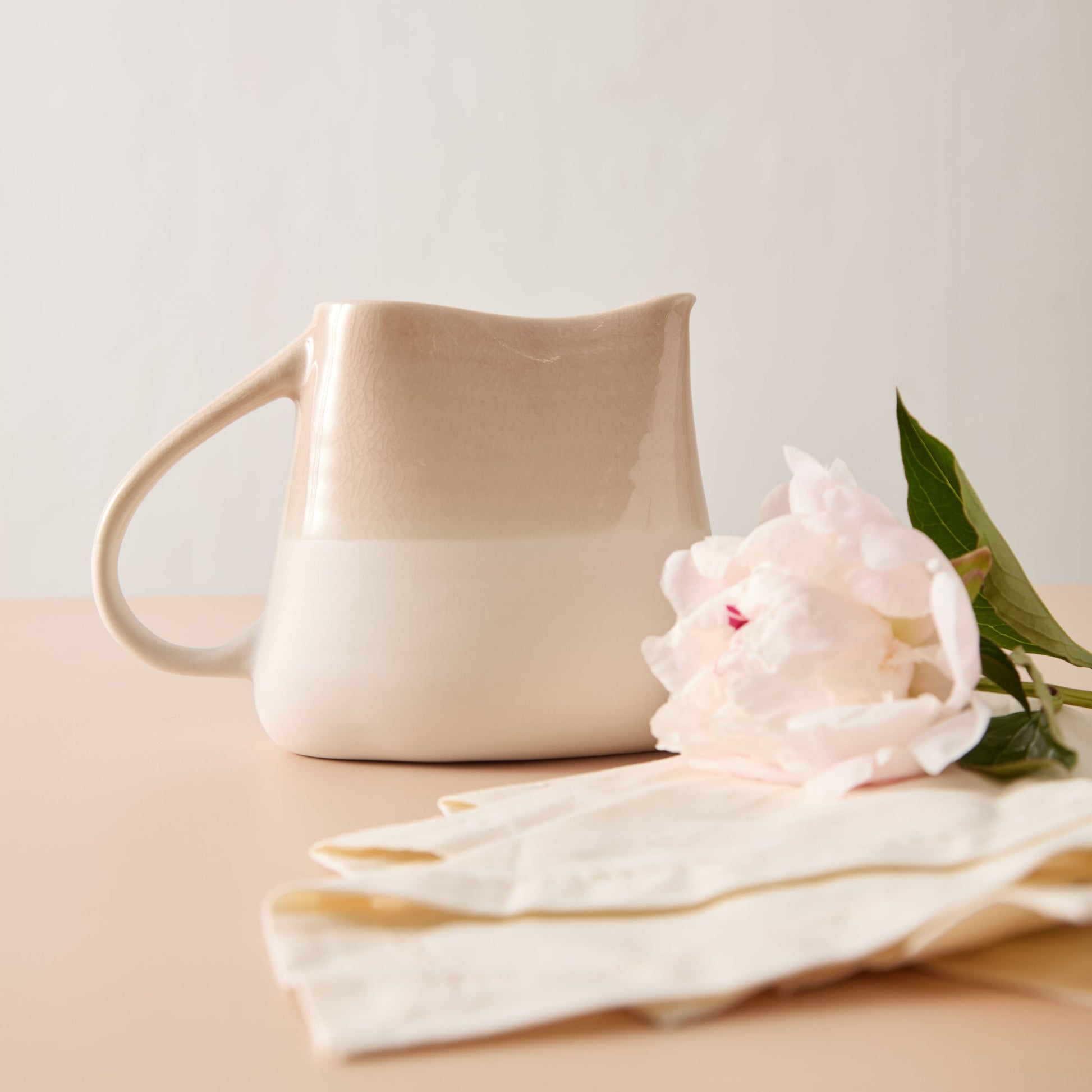 jars maguelone pitcher, tamaris