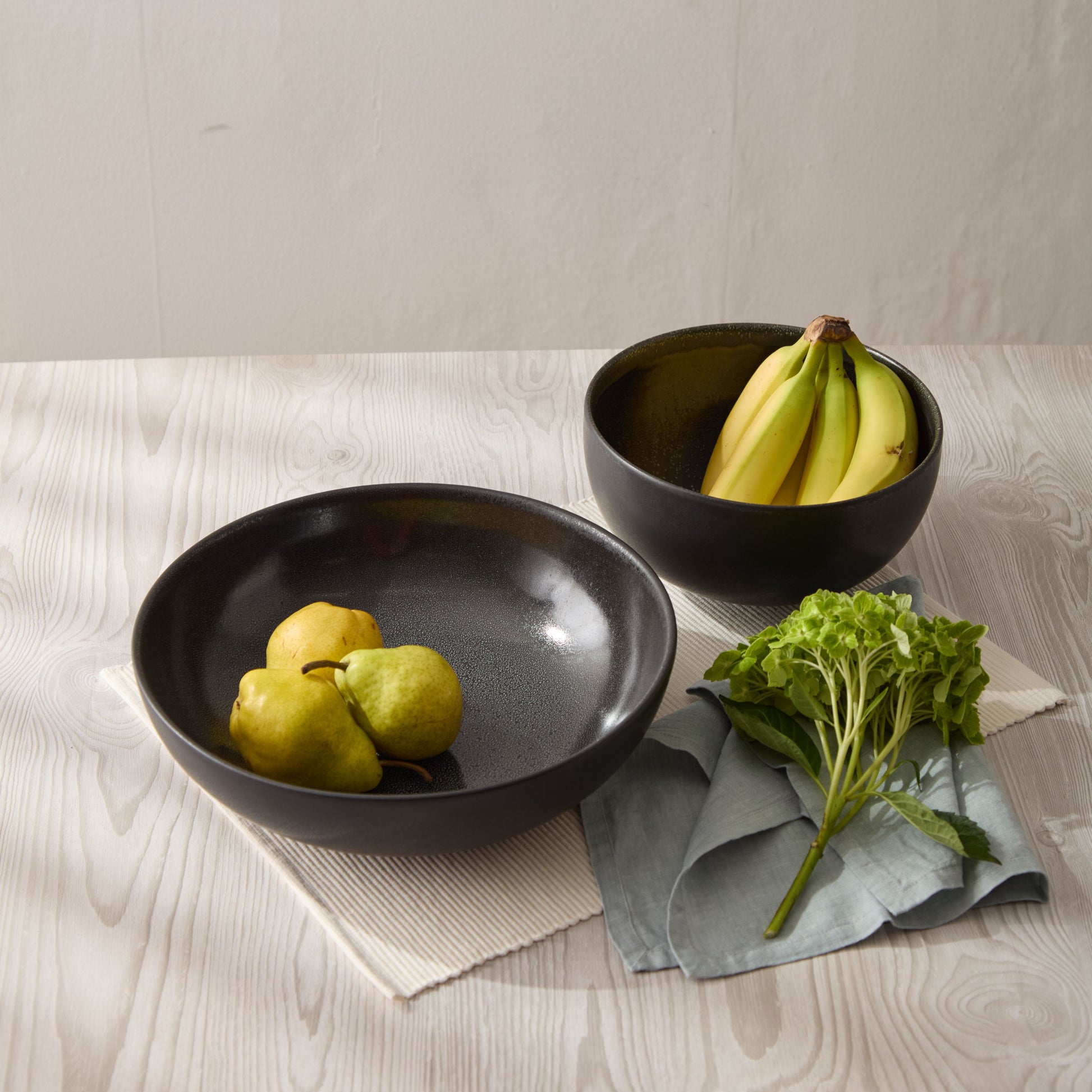 jars ceramistes tourron centre de table large serving bowl_celeste